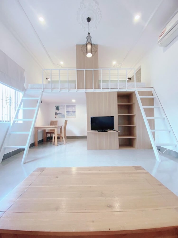 Halo Serviced Apartment 24/50