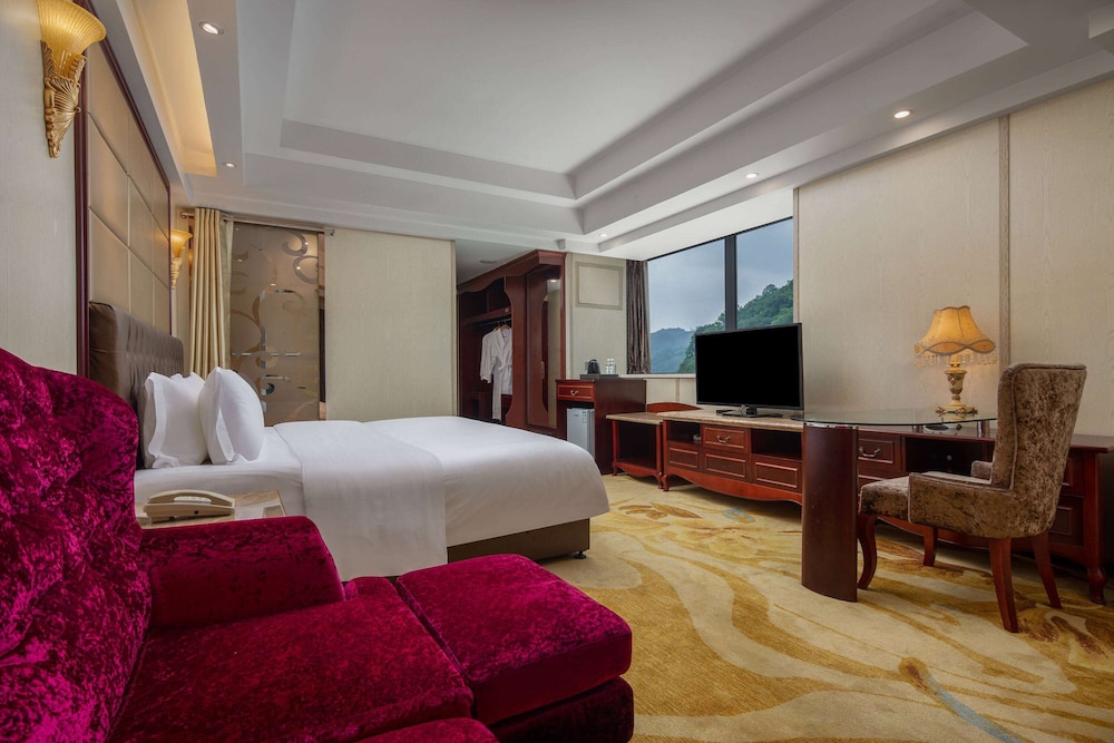 Diyicun Hot Spring Hotel 5/35