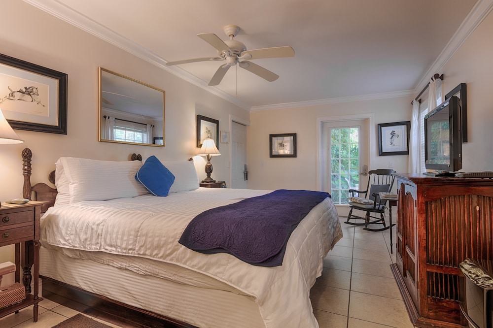 The Caribbean Court Boutique Hotel 34/83