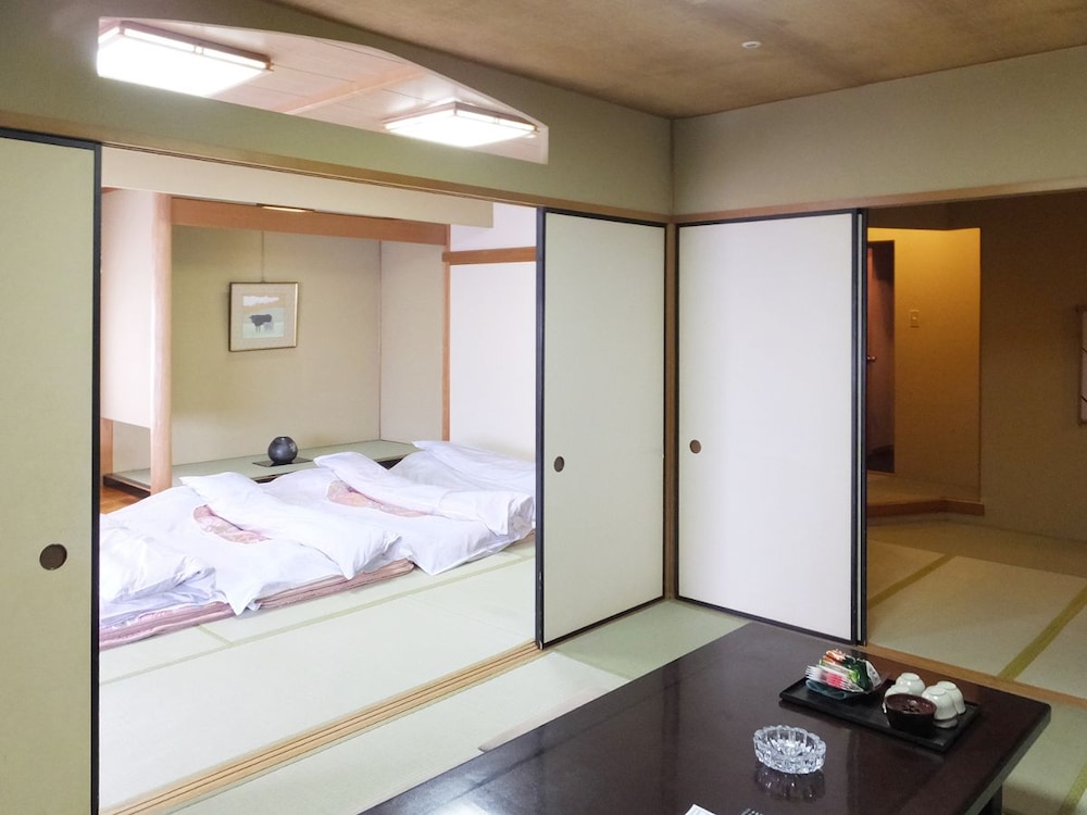 Atami New Fujiya Hotel 9/60