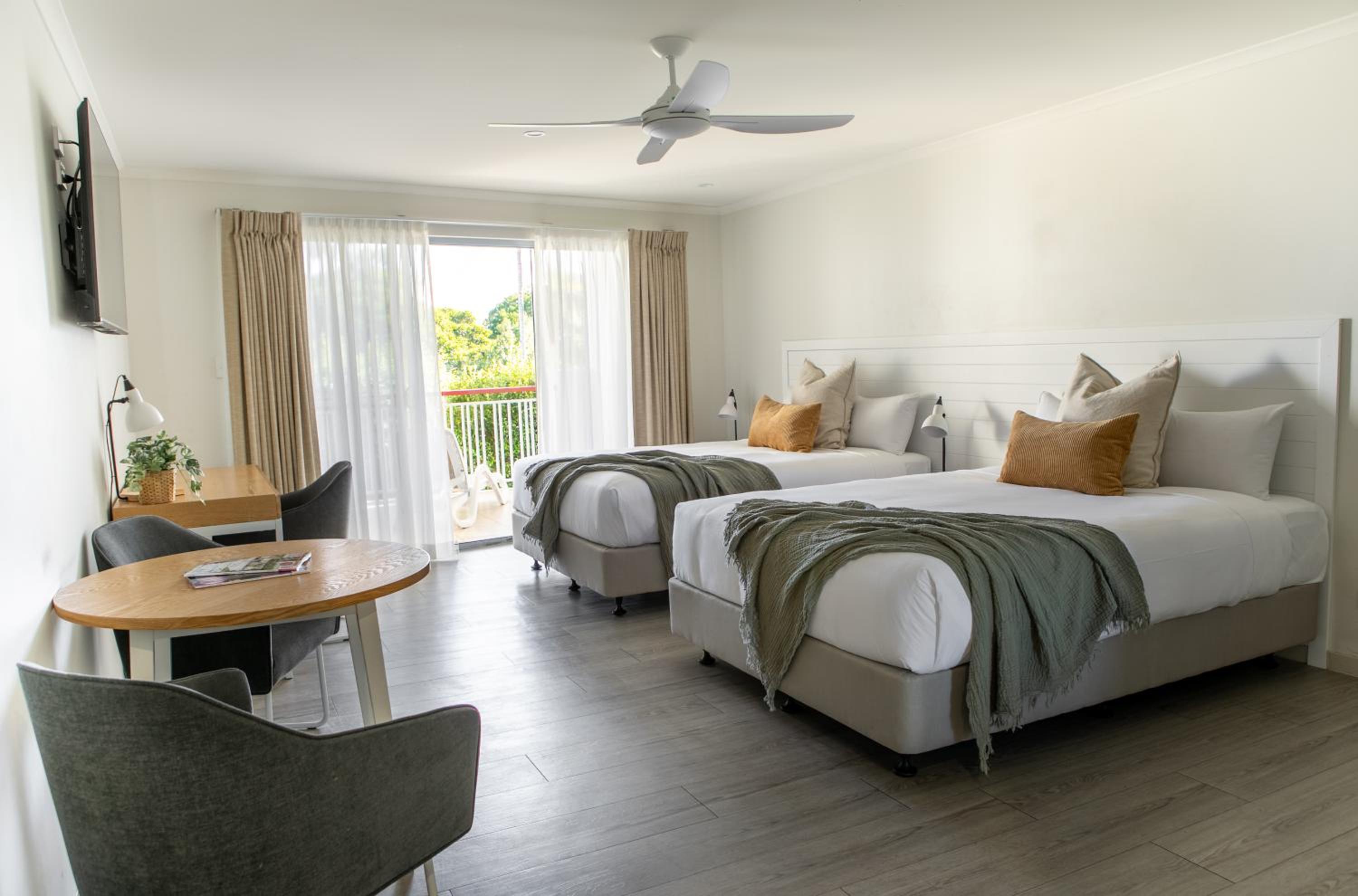 Room, Twin Beds