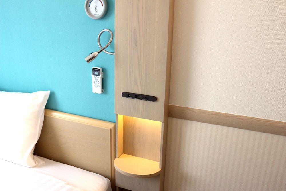 Toyoko Inn Shizuoka eki Minamiguchi 24/47