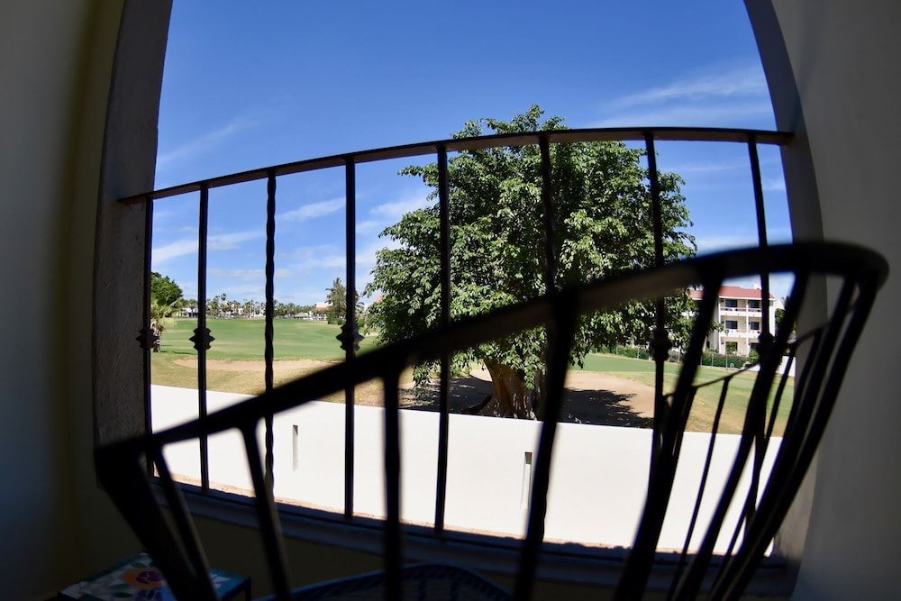 Santa Maria Hotel And Suites 24/47
