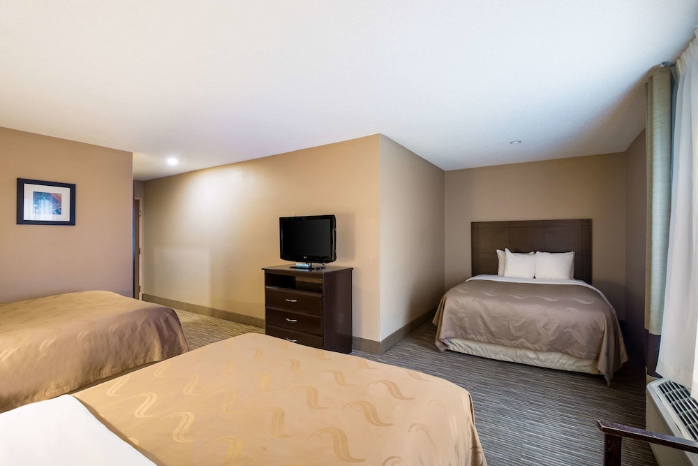 Quality Inn I-70 Near Kansas Speedway 18/45