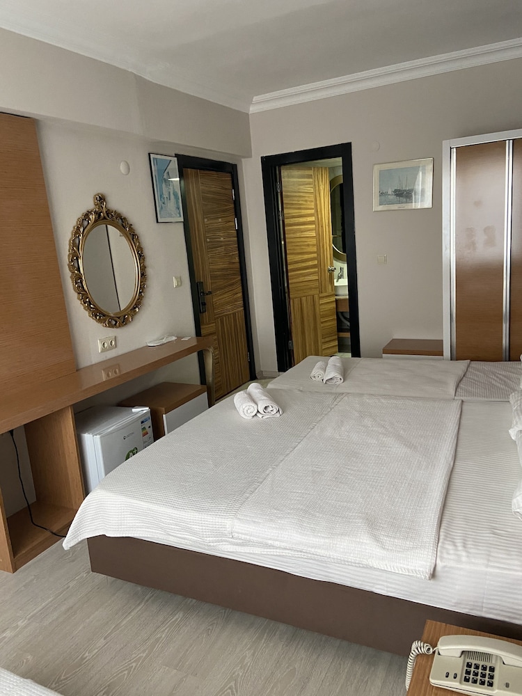 Serenity Suit Hotel 28/50