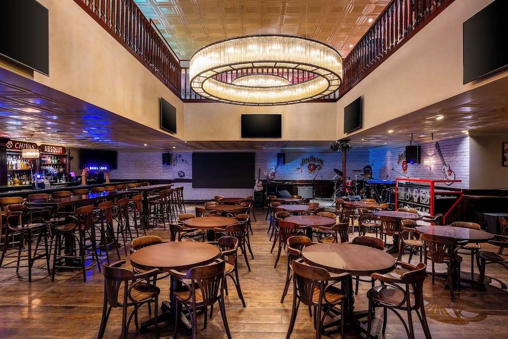 restaurant cafeteria