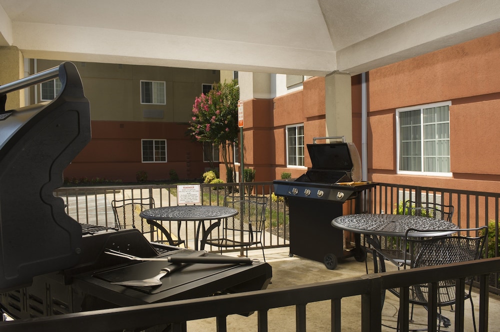 Candlewood Suites Richmond South 38/48