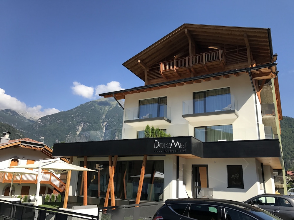 Dolomeet Boutique Hotel 2/50