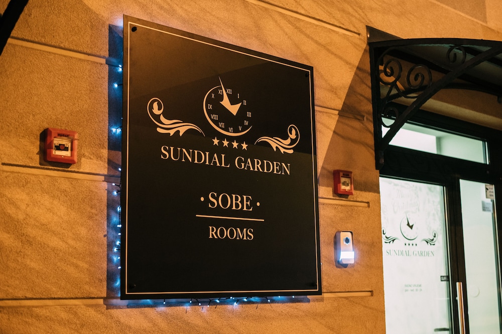 Sundial Garden Rooms 26/42