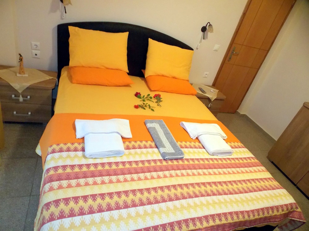 Nikos Apartments photo4