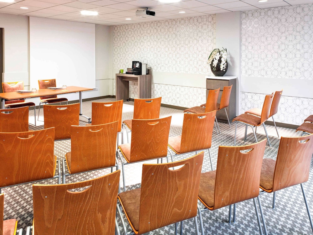 ibis Styles Clermont Ferrand Le Brezet Aeroport 64/69