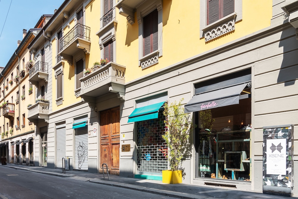 Easyhomes - Brera Luxury Suites 33/42