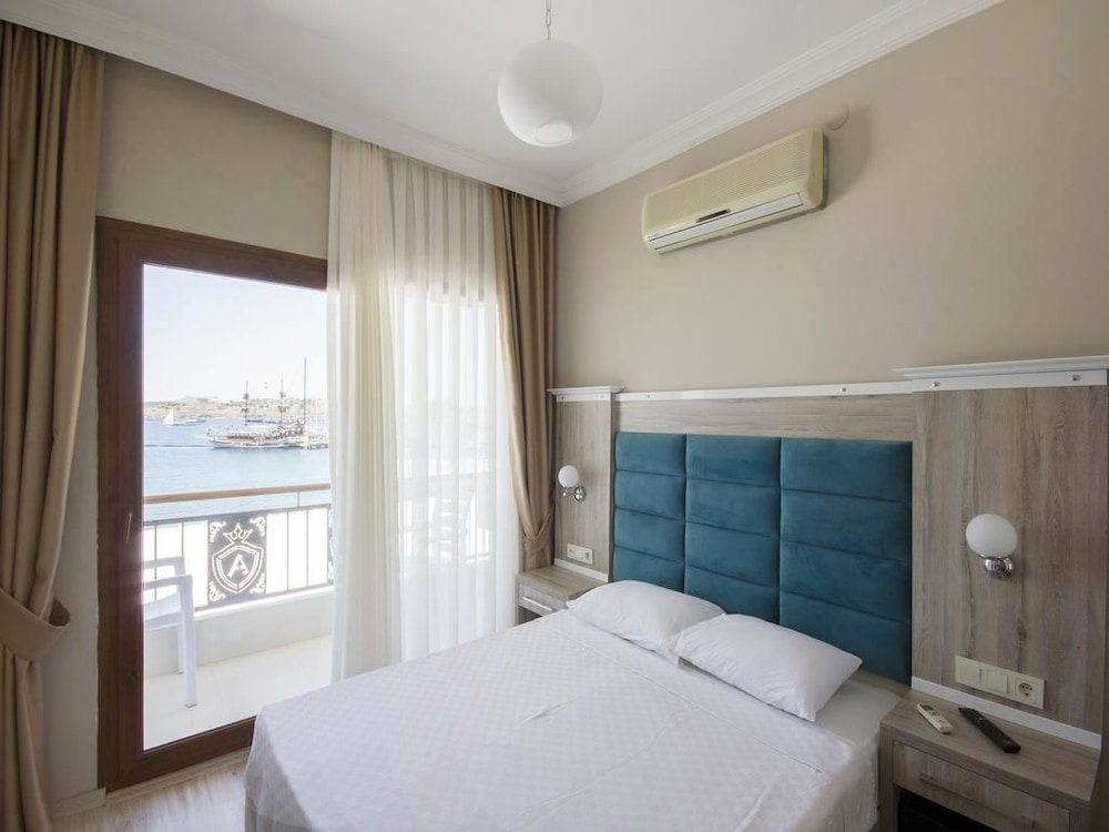 Akkan Beach Hotel 33/68