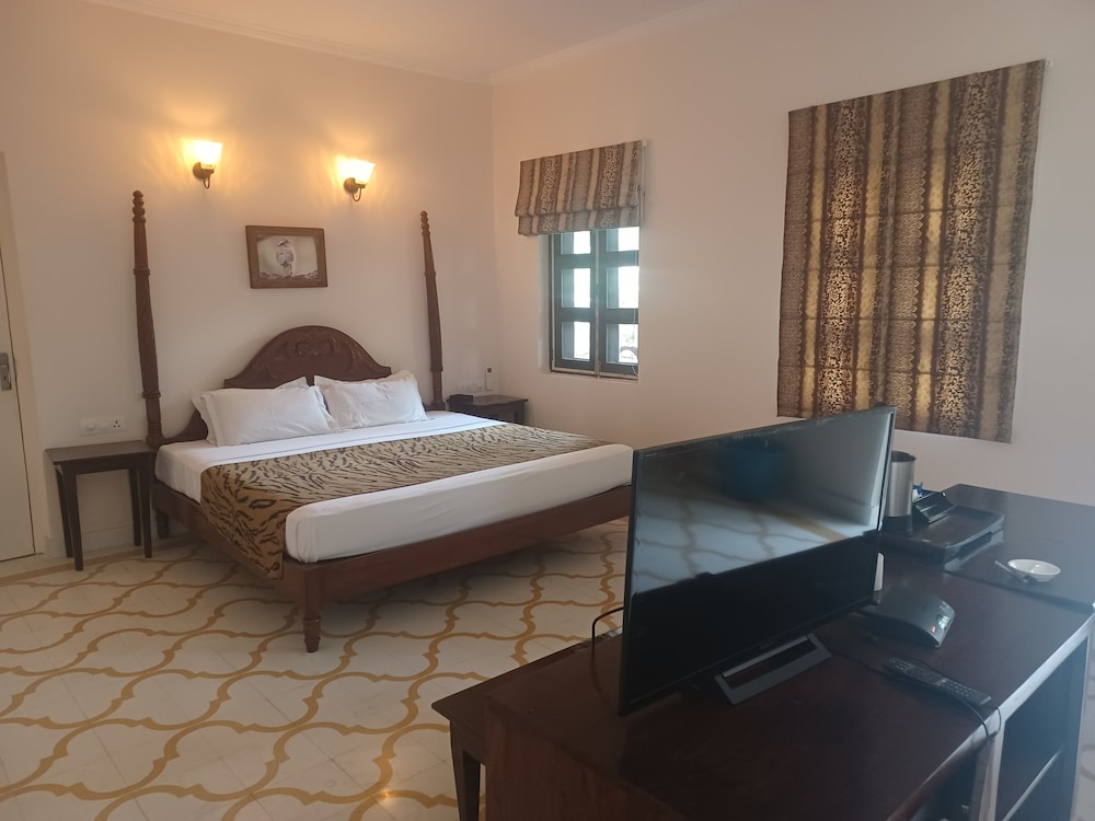 Hotel Dev Vilas 23/72