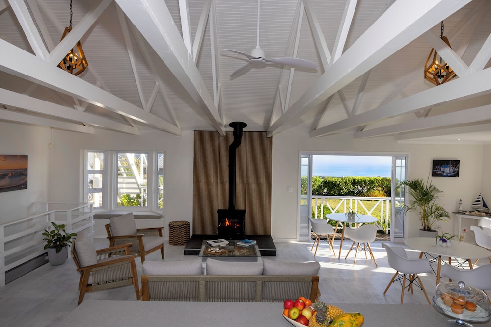 Brenton Beach House 29/50