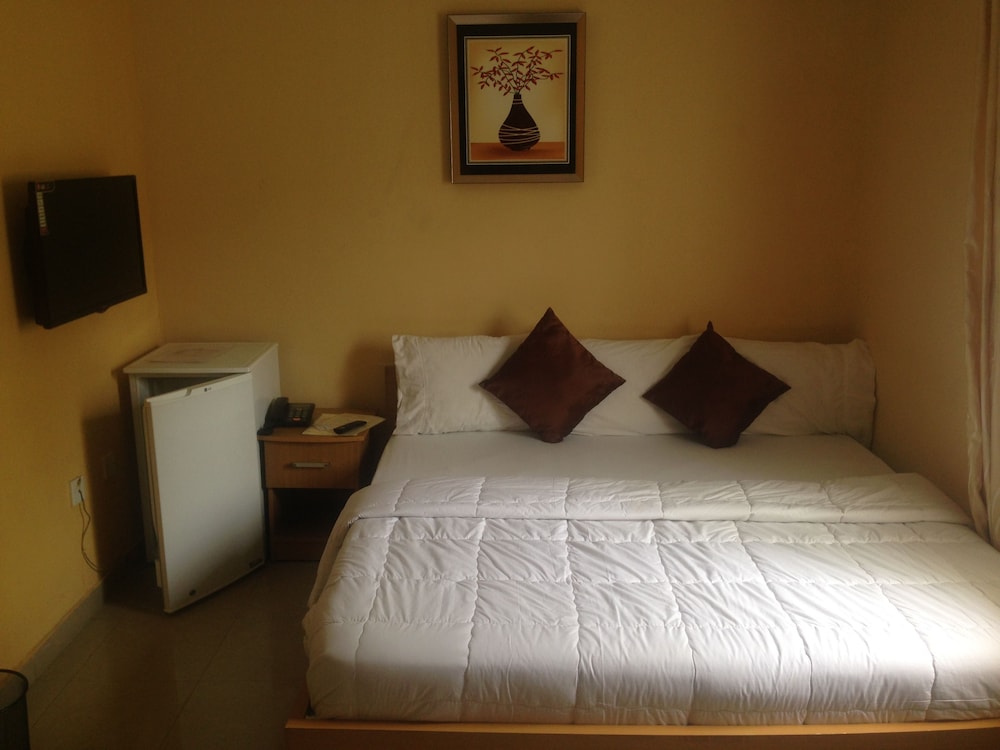 De Lawrence Court Suites 5/41