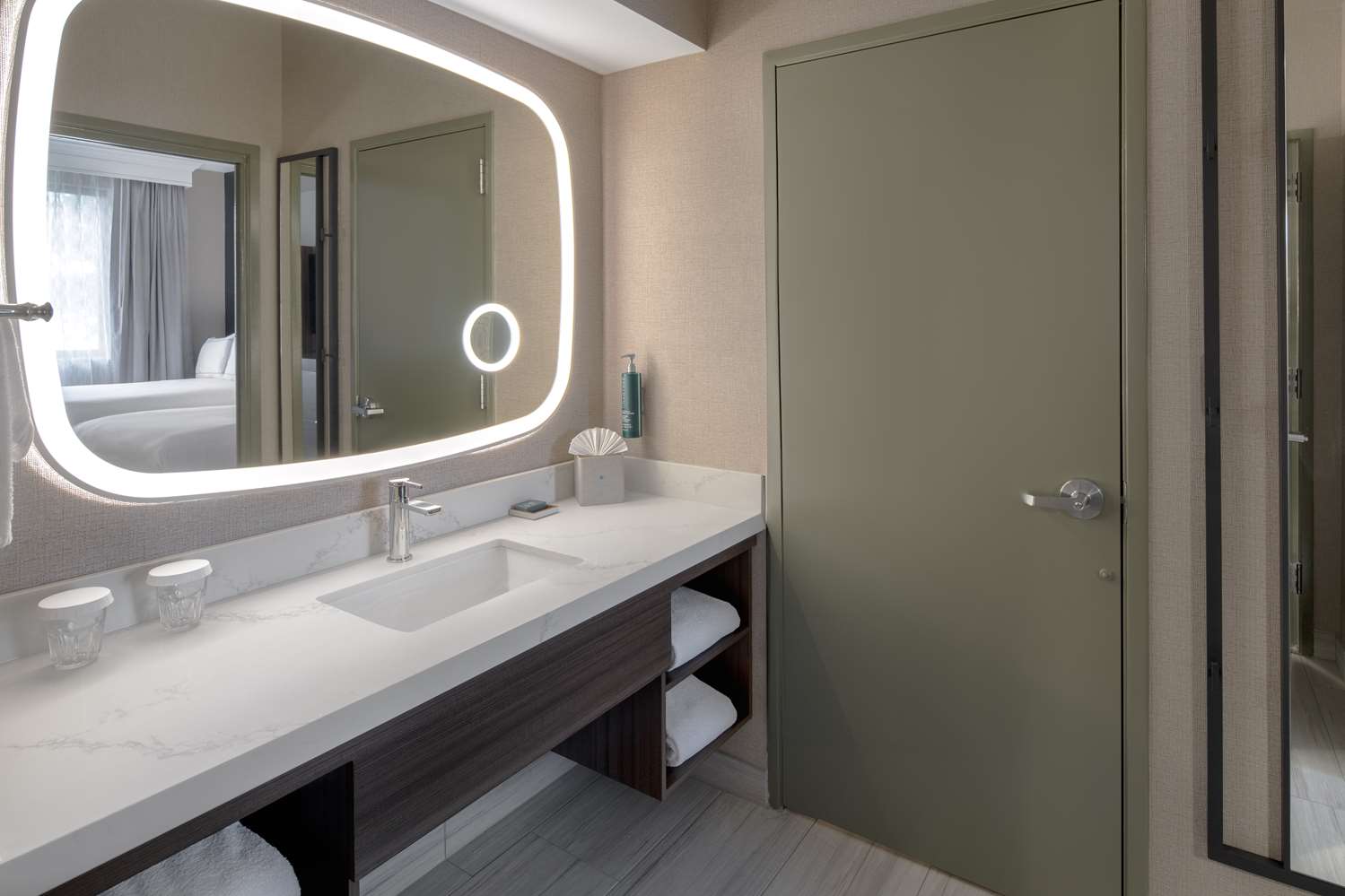 1 Bedroom, Courtyard, Suite, 2 Double Beds, Accessible