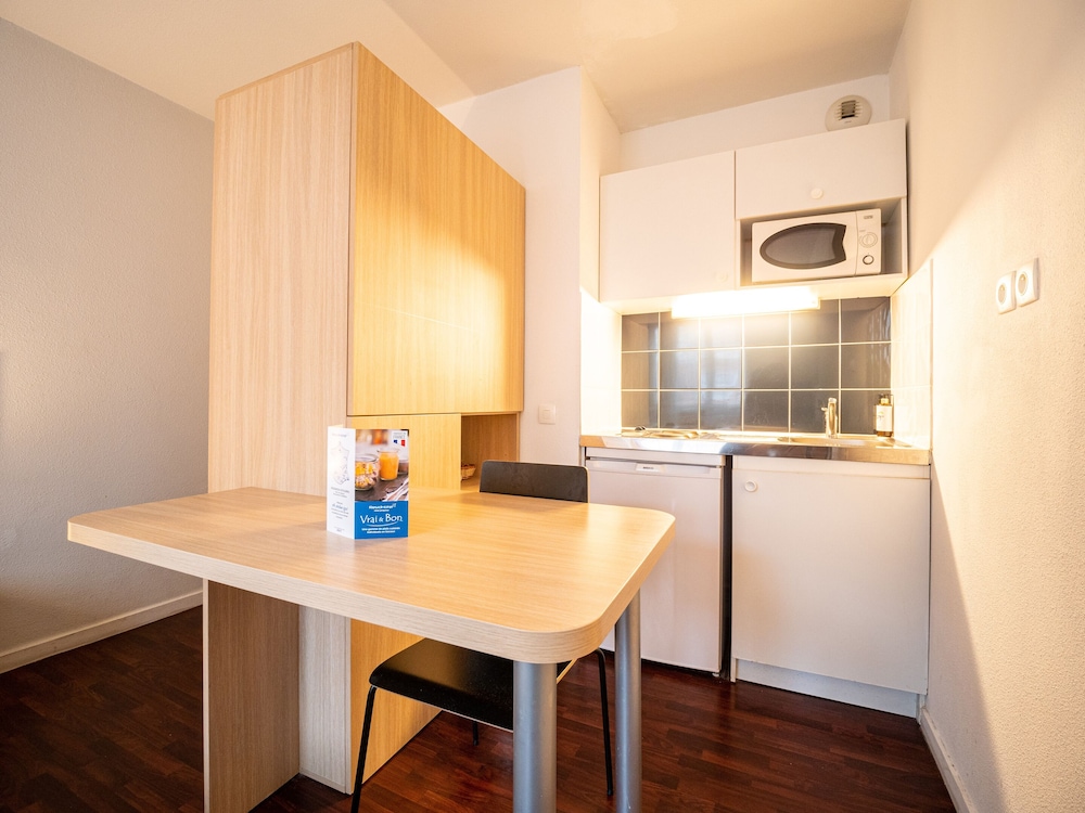 RESIDHOTEL SAINT ETIENNE CENTRE 44/50