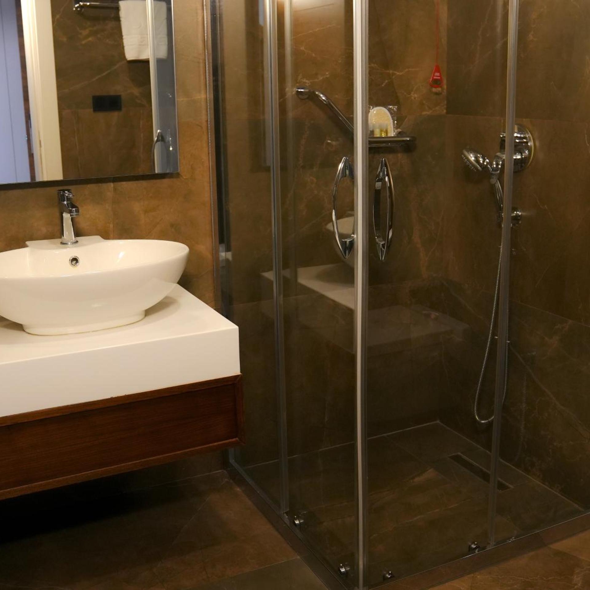 Ramada Hotel & Suites by Wyndham Erbil 32 Park 62/65