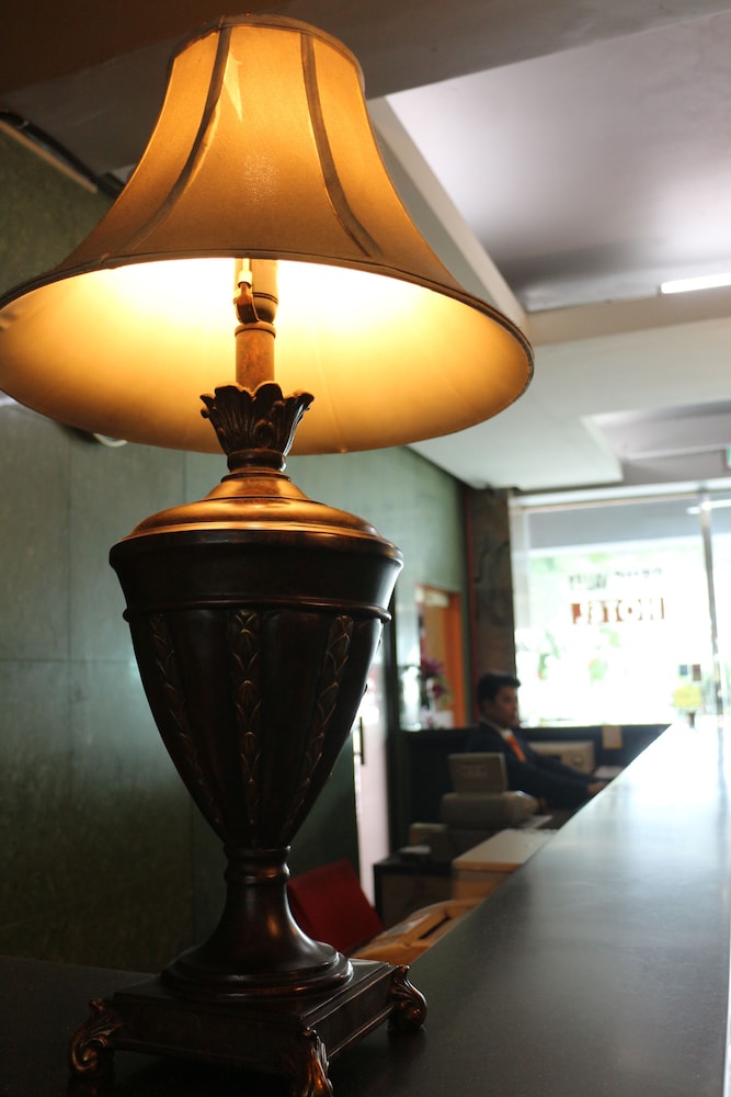 Subang Valley Hotel 51/59
