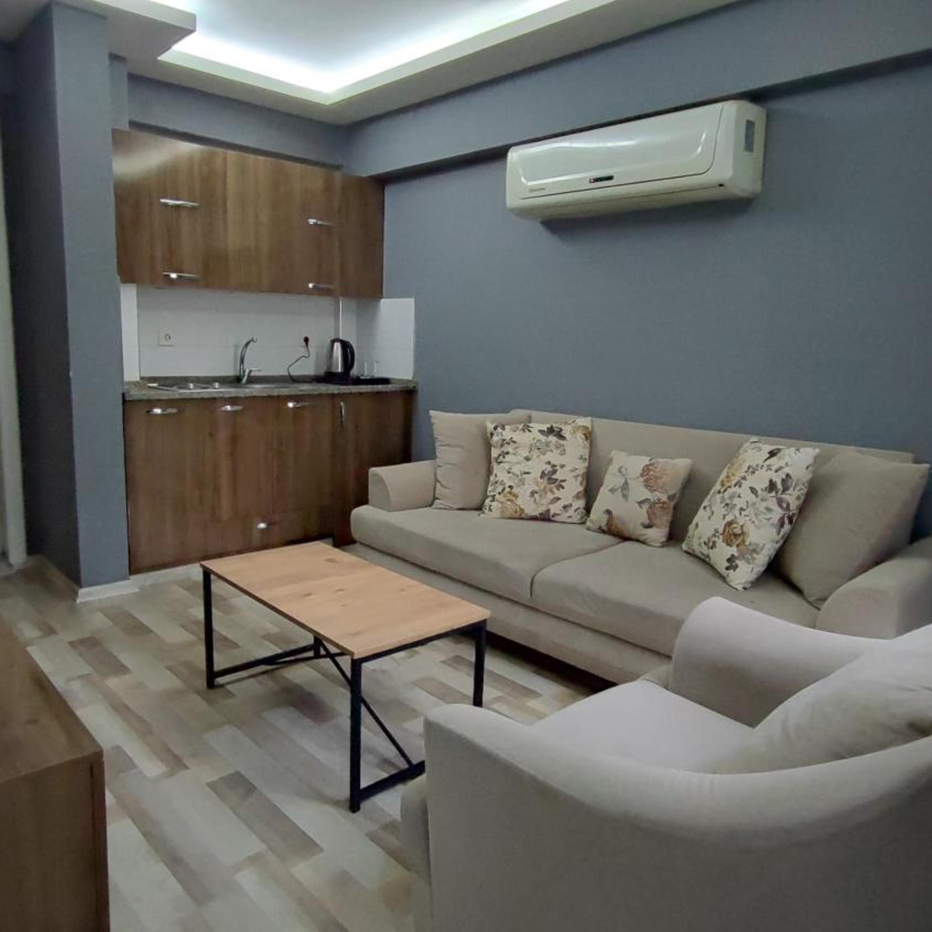 Smyrna Homes & Suits 21/33