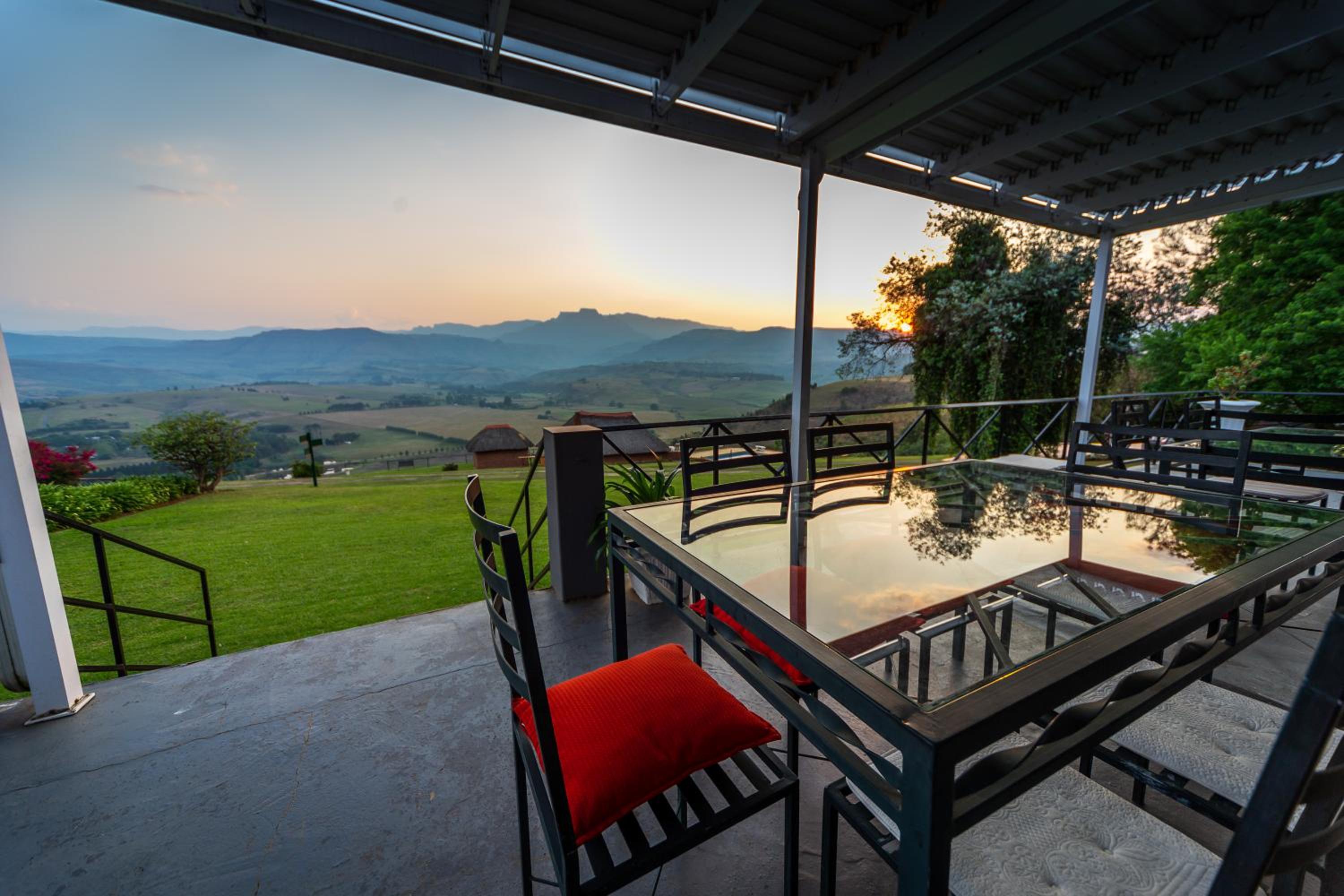 Graceland Self-Catering Cottages 13/15