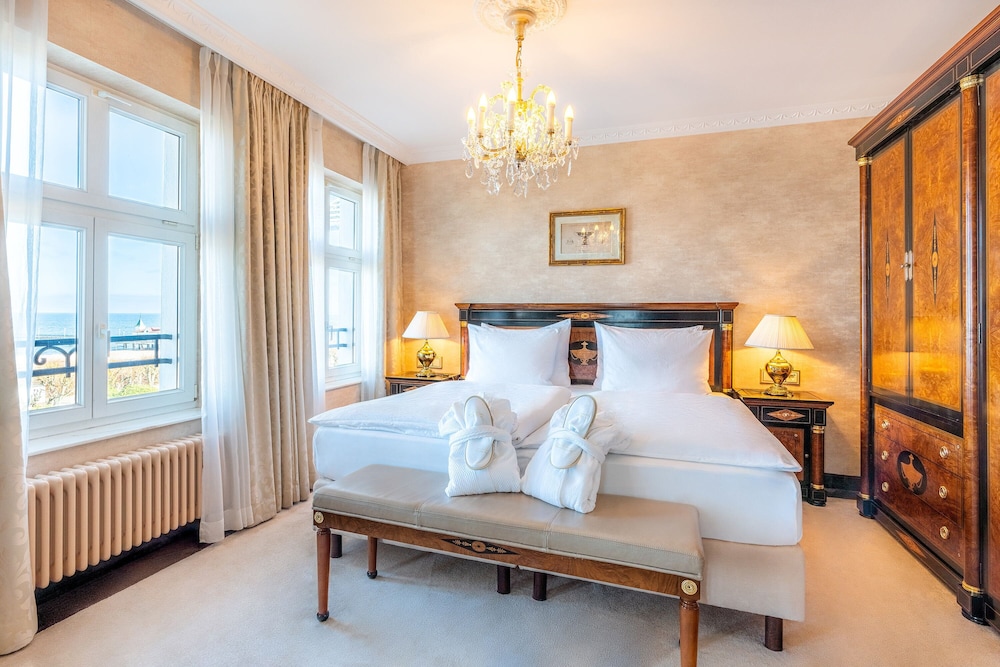 SENIOR, SUITE, SEA VIEW