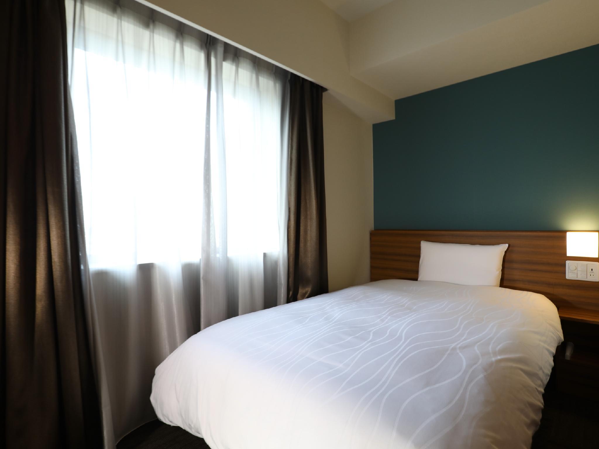 Room, Single, Shared Bathroom