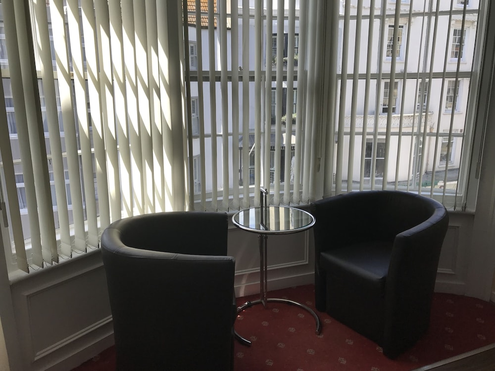 Kempfield House Hotel 30/50