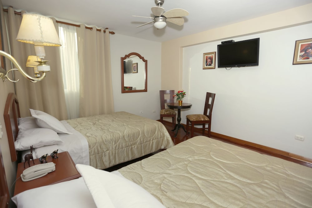 MANHATTAN INN AIRPORT HOTEL 29/73