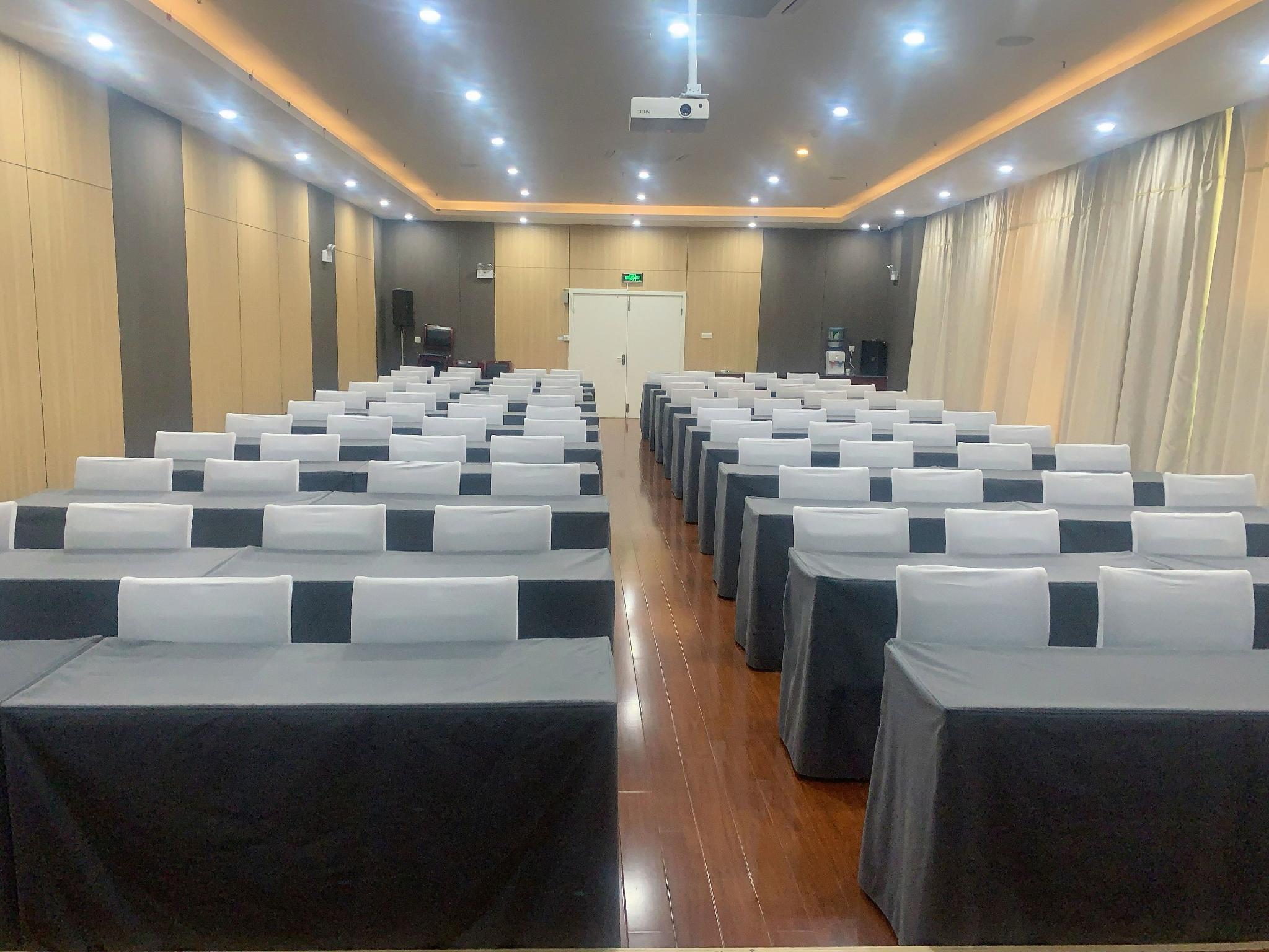 Hanting Hotel Kunming Stadium Metro Station 39/44