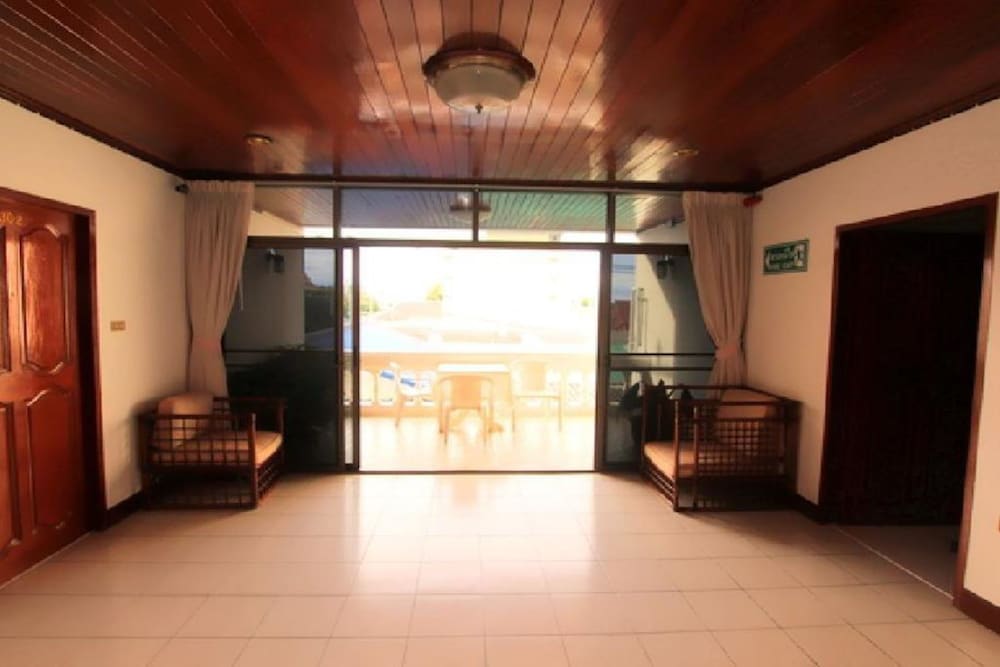 Baan Busarin Hotel 34/46