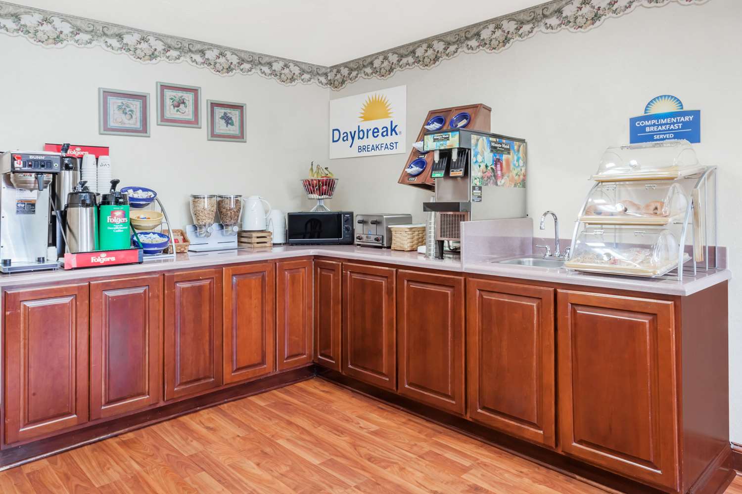 Days Inn By Wyndham Dyersburg 2/6