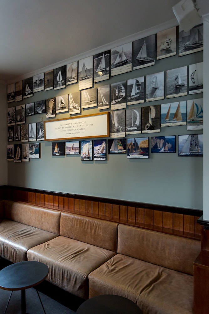 Customs House Hotel 50/72