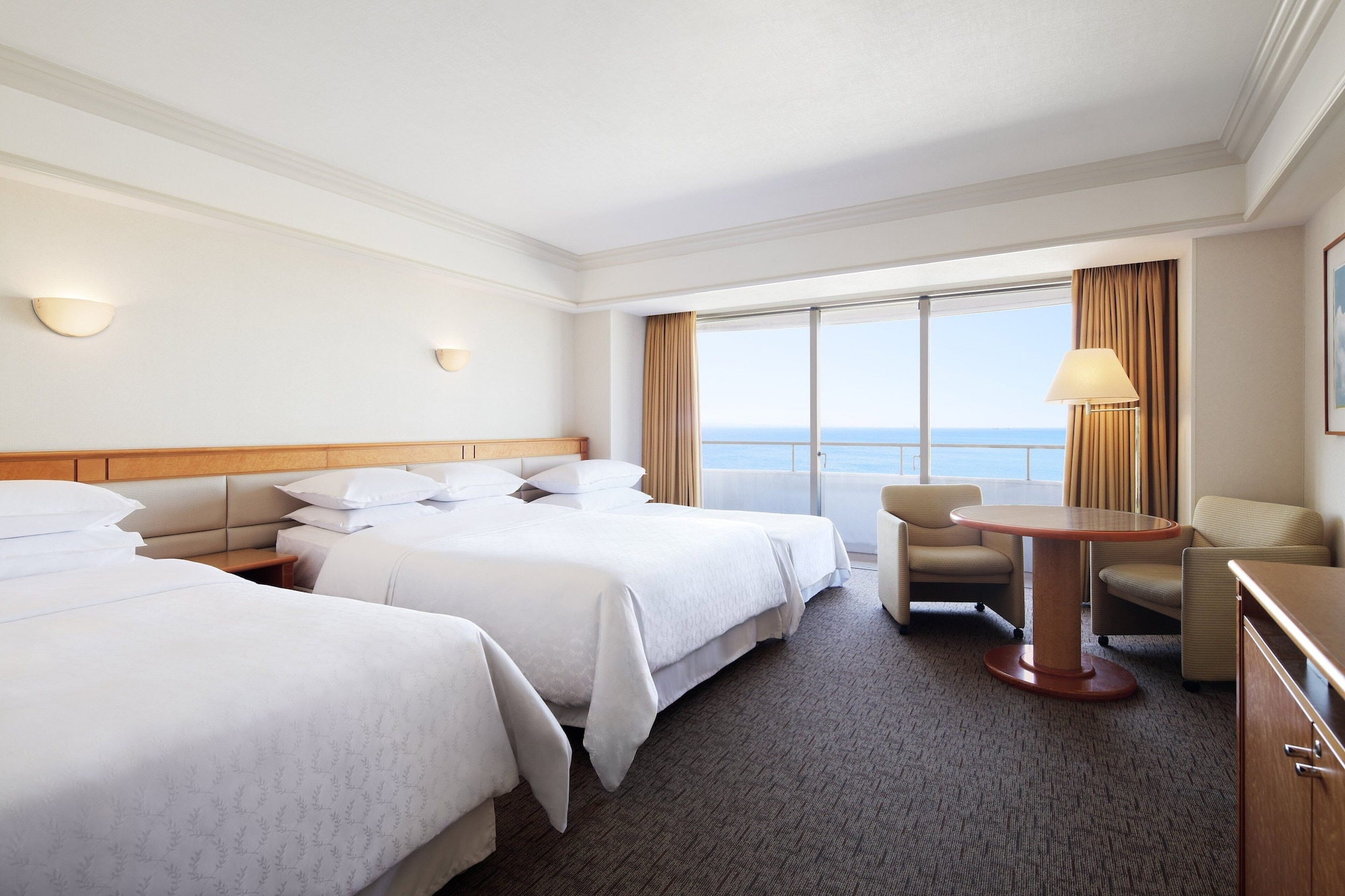 Room, 3 Beds, Bay View 4/7