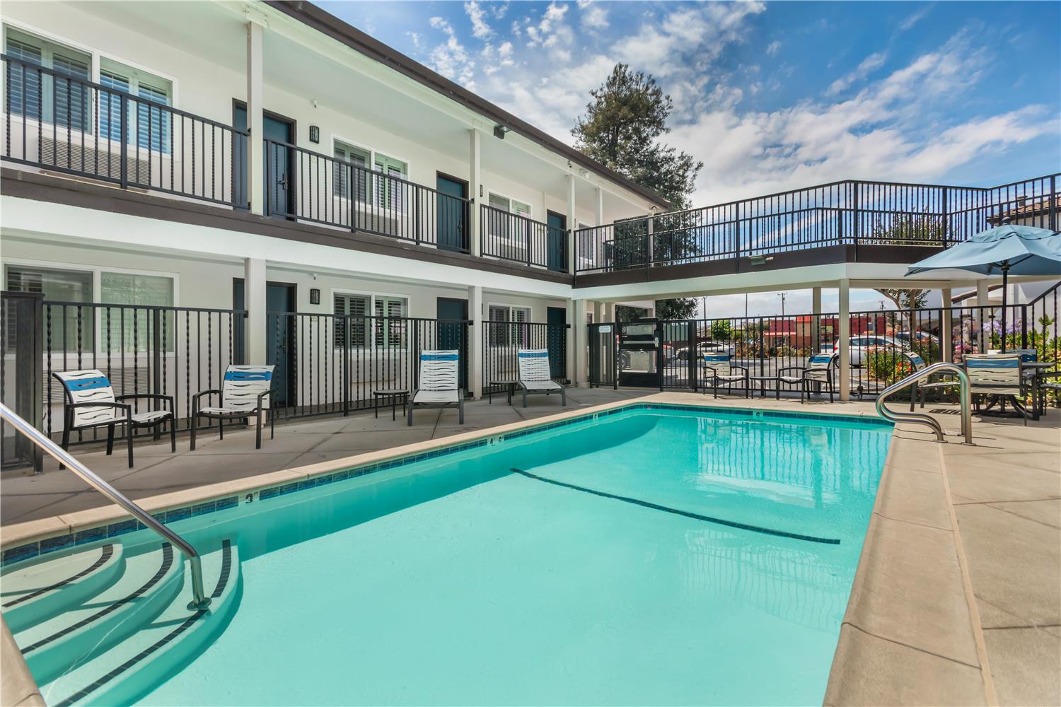 Best Western Rose Garden Inn 24/37