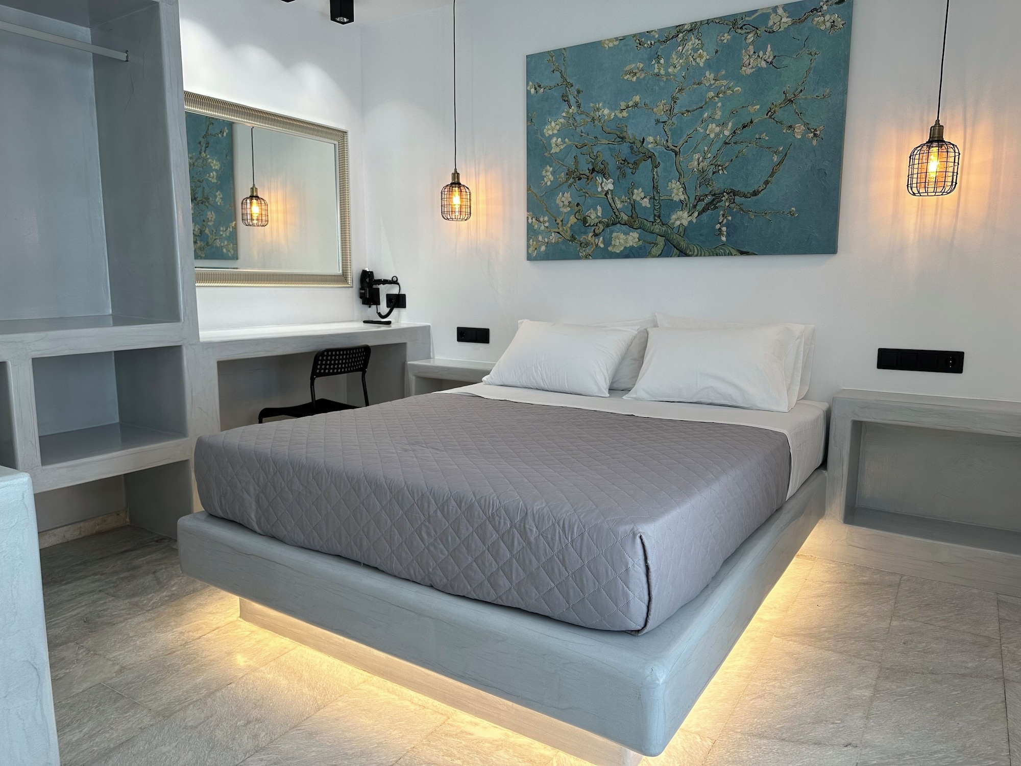 APARTMENT, 4 BEDS