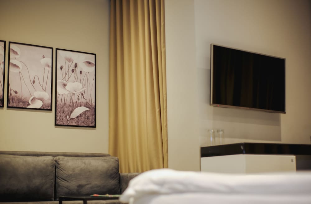Senator Hotel 29/50