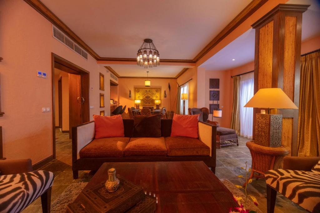 ROYAL SAVOY VILLAS 28/53