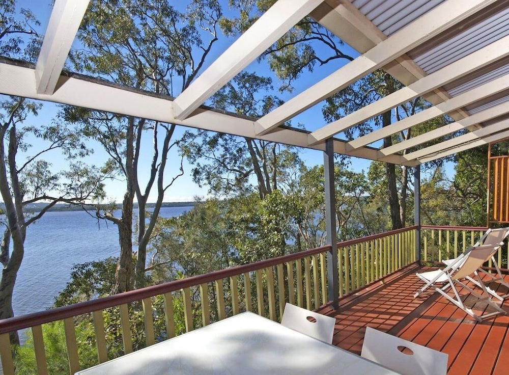 EUMARELLA SHORES NOOSA LAKE RETREAT 32/65