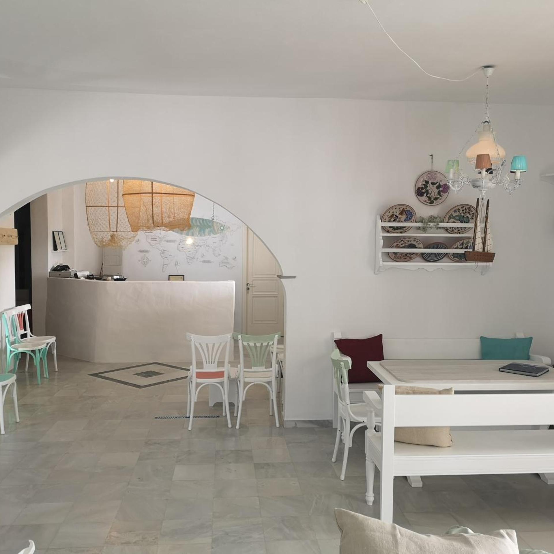 Aeolos Apartments 11/60