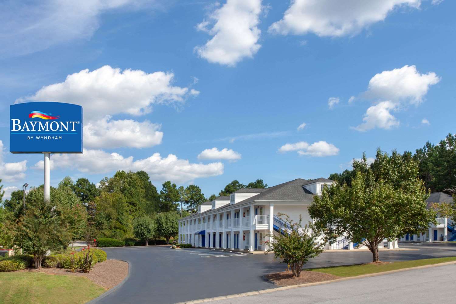Baymont By Wyndham Greenwood 33/39