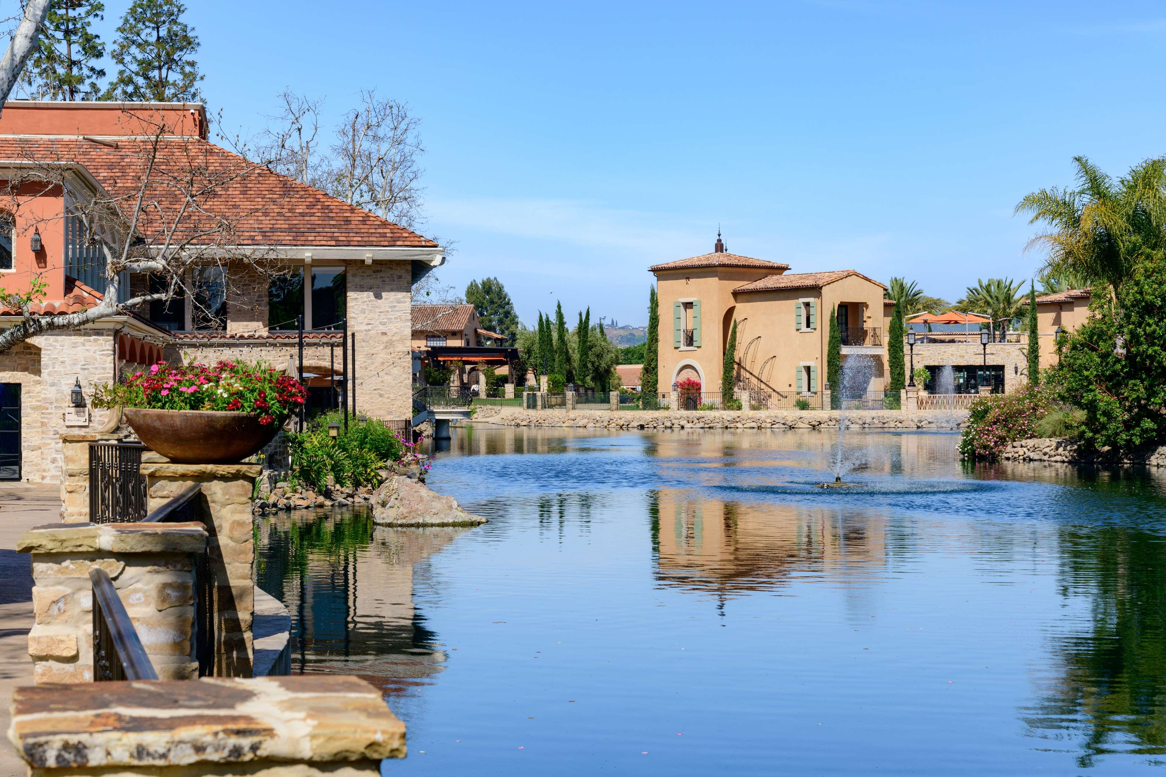 THE WESTLAKE VILLAGE INN 31/36