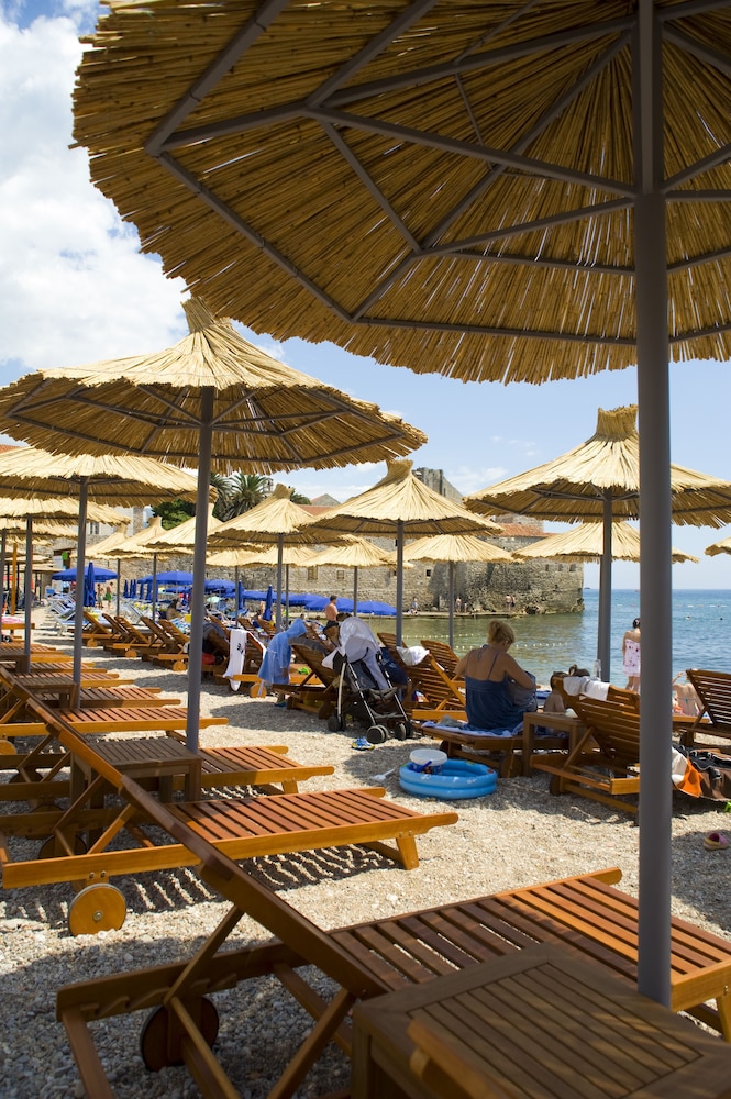 Astoria Budva 26/59