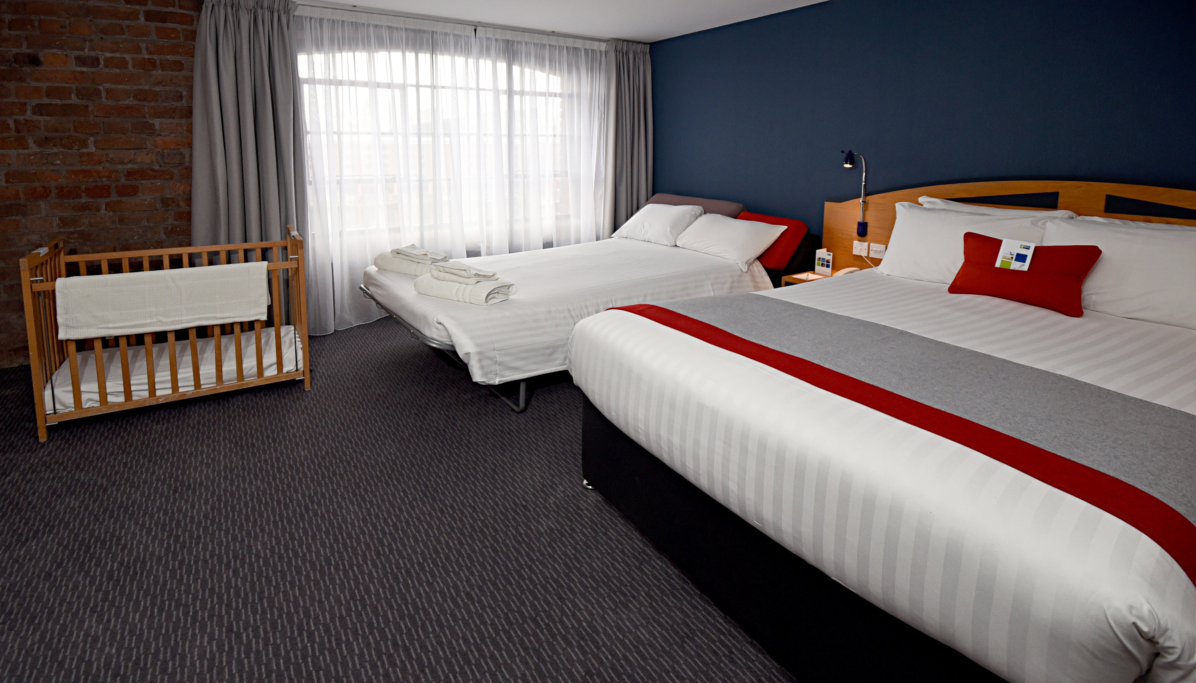 Holiday Inn Express Liverpool Royal Albert Dock 32/76