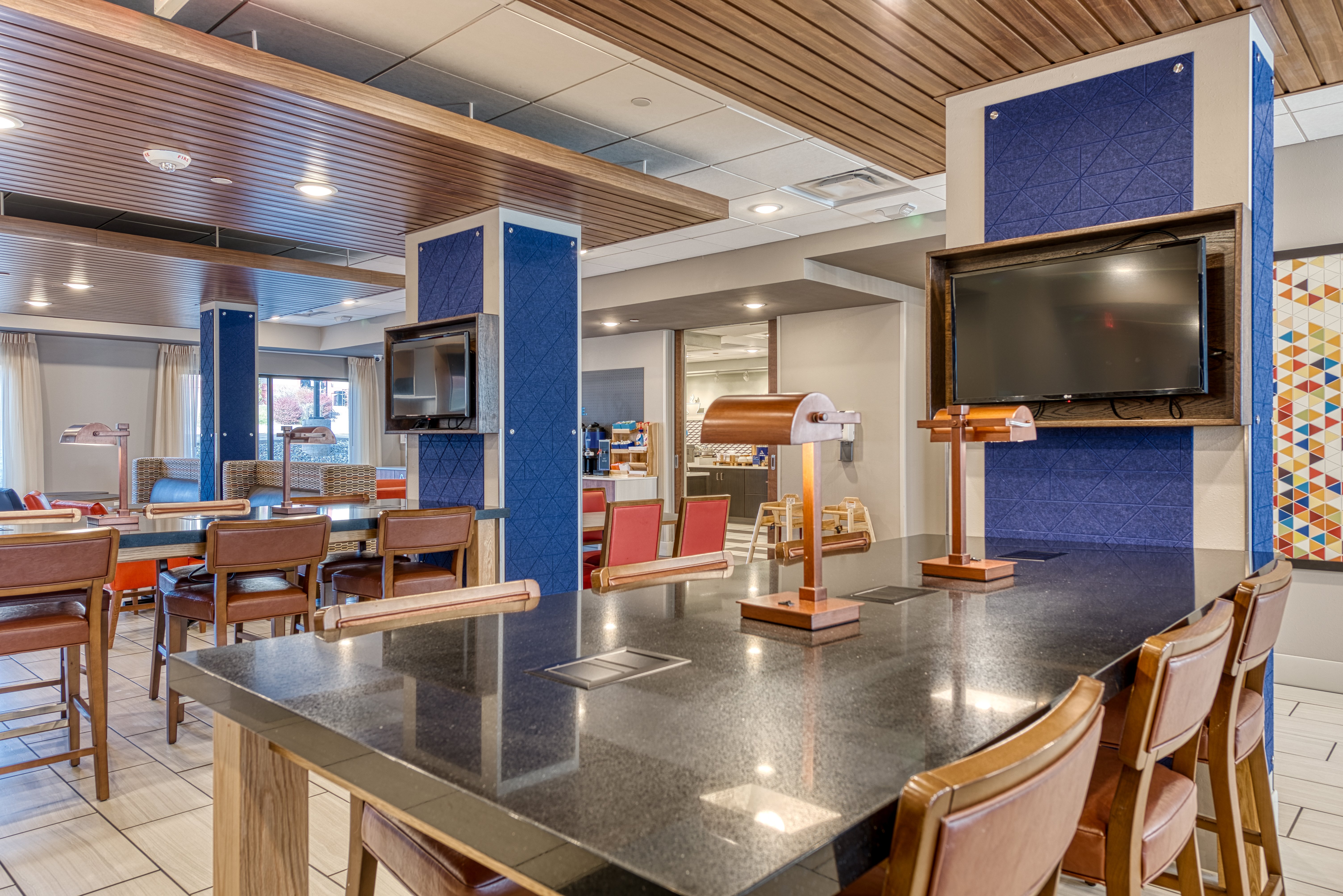 Holiday Inn Express and Suite Manitou Spring 43/54