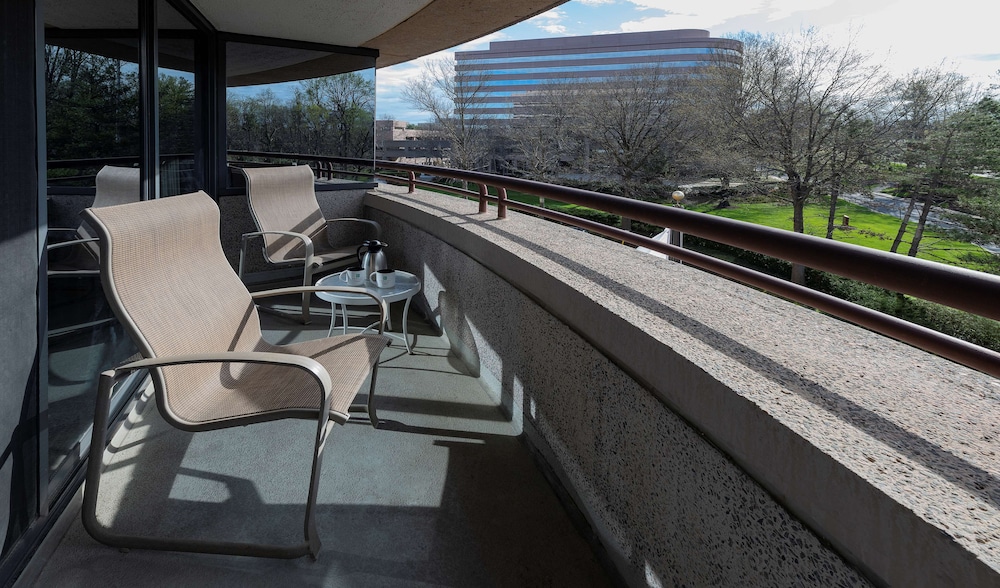 Embassy Suites by Hilton Bethesda Washington DC 49/51