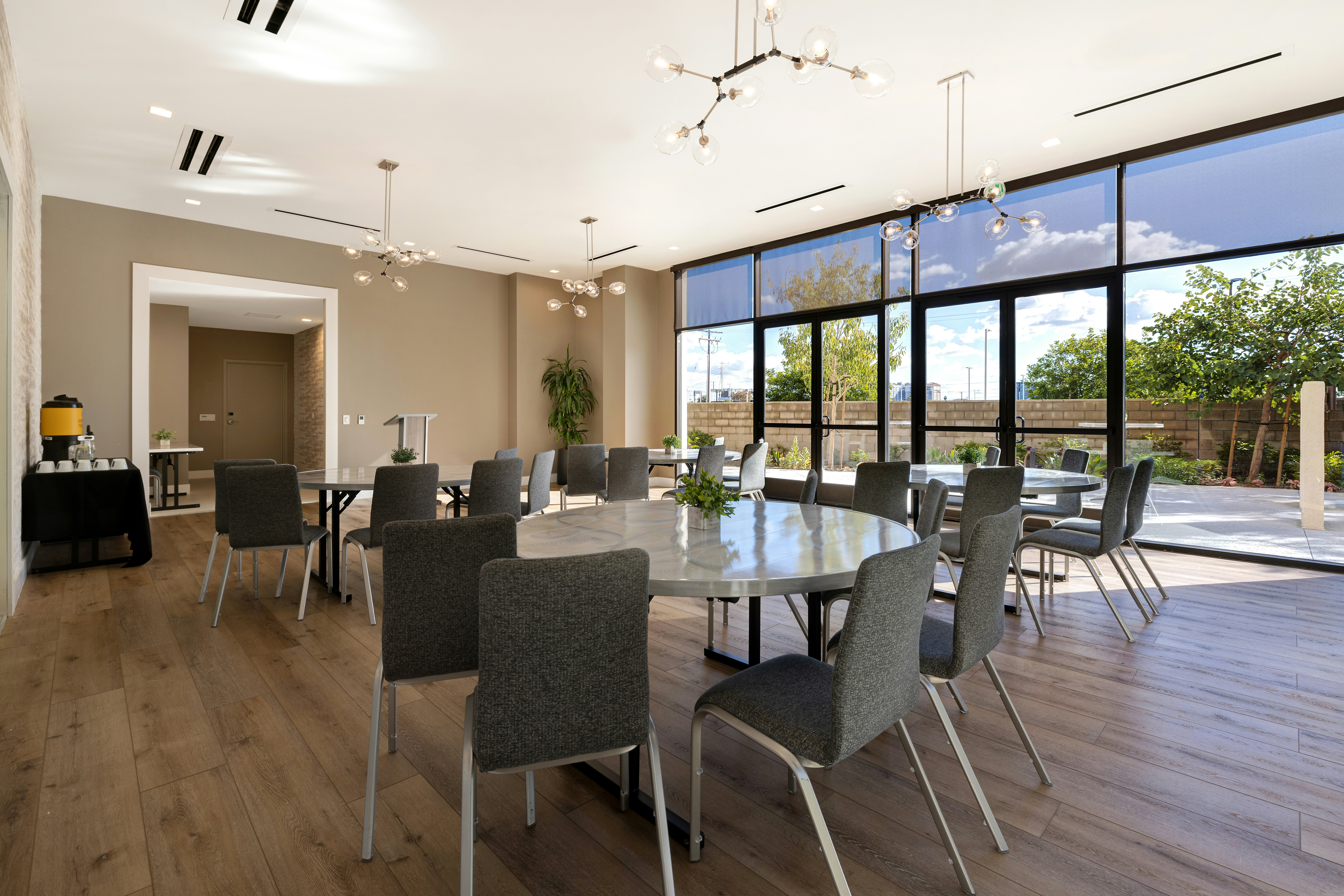 Home2 Suites By Hilton Anaheim Resort 33/45