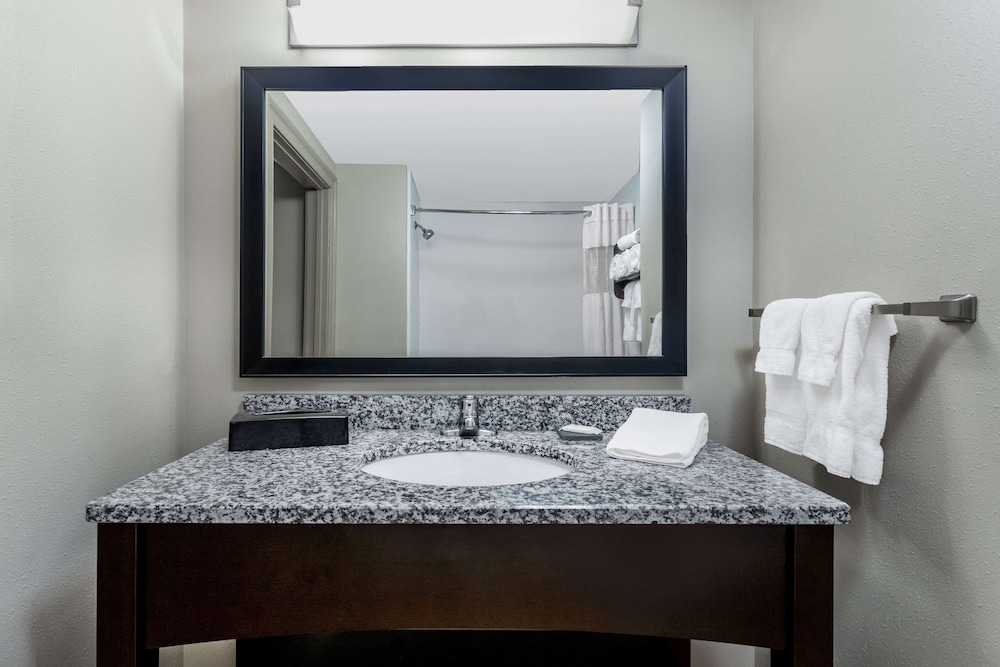 La Quinta Inn And Suites By Wyndham Ocean City 18/49