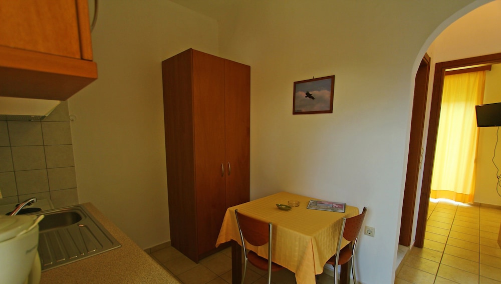 Monachus Monachus Apartments 34/58